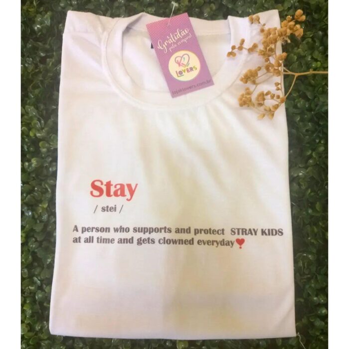 Camiseta Stay  Dicionário – Stray Kids