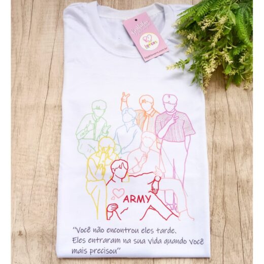 Camiseta Unissex Momento Certo Art Line colorida ( Grupo Kpop )