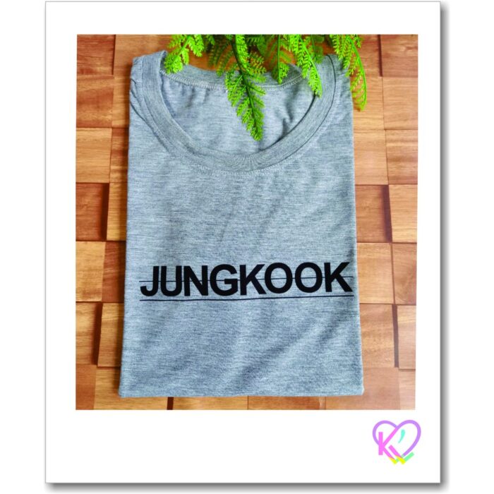 Camiseta básica kpop Jungkook grupo BTS-Também disponível em branco e dos outros integrantes