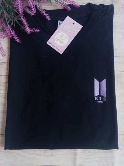 Camiseta Unissex Logo BTS pequeno