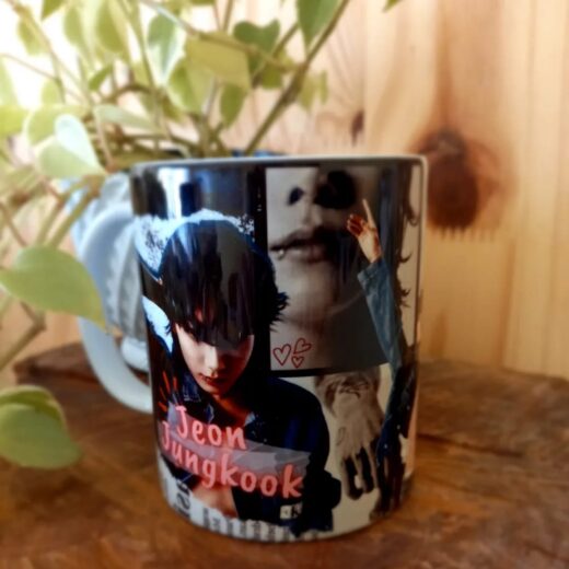 Caneca Jeon Jungkook -BTS - Moments BTS