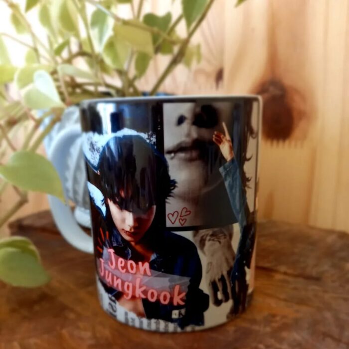 Caneca Jeon Jungkook -BTS – Moments BTS